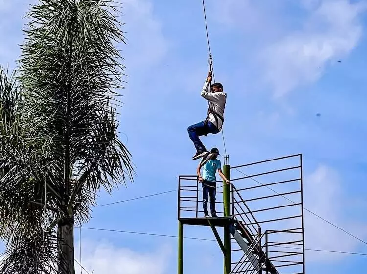 Hotelli Parador La Mesa Redonda