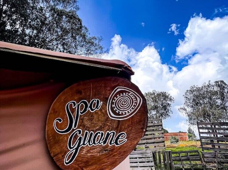 ホテル Parador La Mesa Redonda