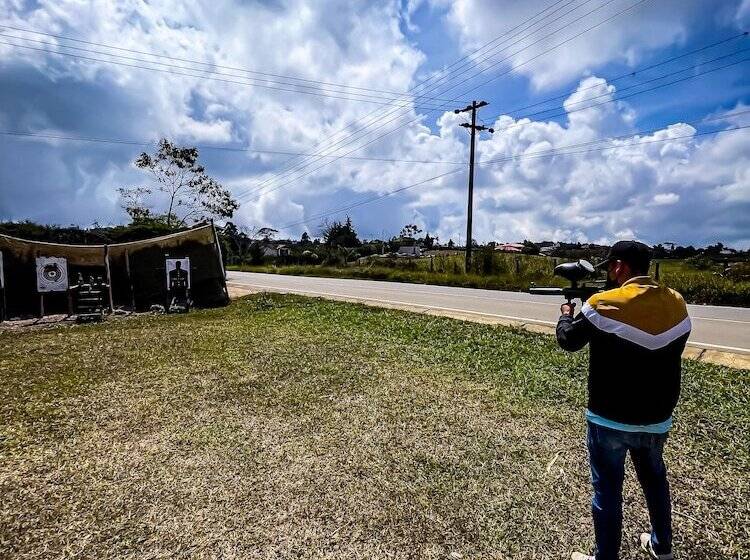 ホテル Parador La Mesa Redonda