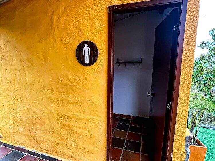 ホテル Parador La Mesa Redonda