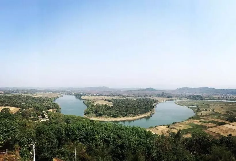 هتل Sea Breeze Lodge Ngapali