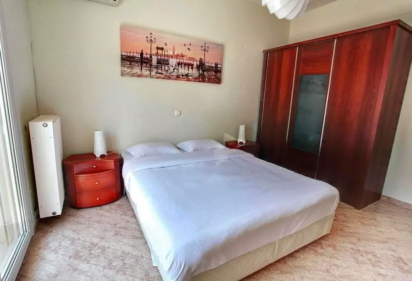 Hotelli Stayinn Villa Excelsior