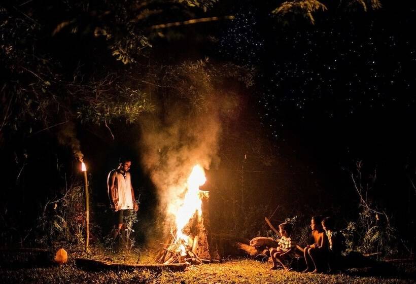 בית מלון כפרי Tropicalfolks Campers Lodge