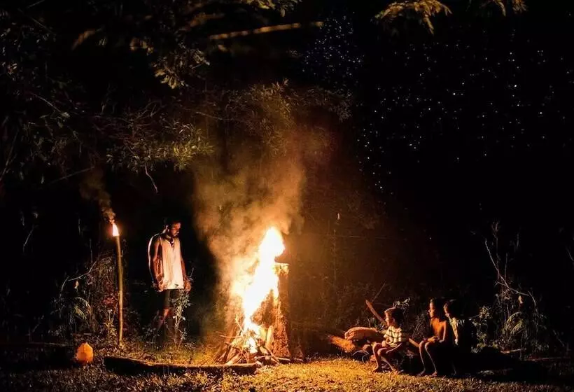 ホテル Tropicalfolks Campers Lodge