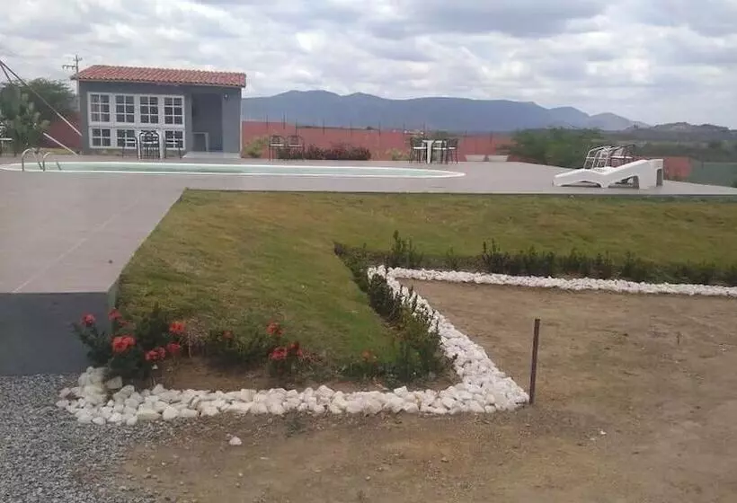 ホテル Village Confort Toritama