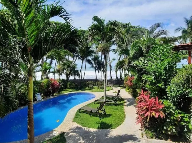 Ola Bonita Beachfront Apart