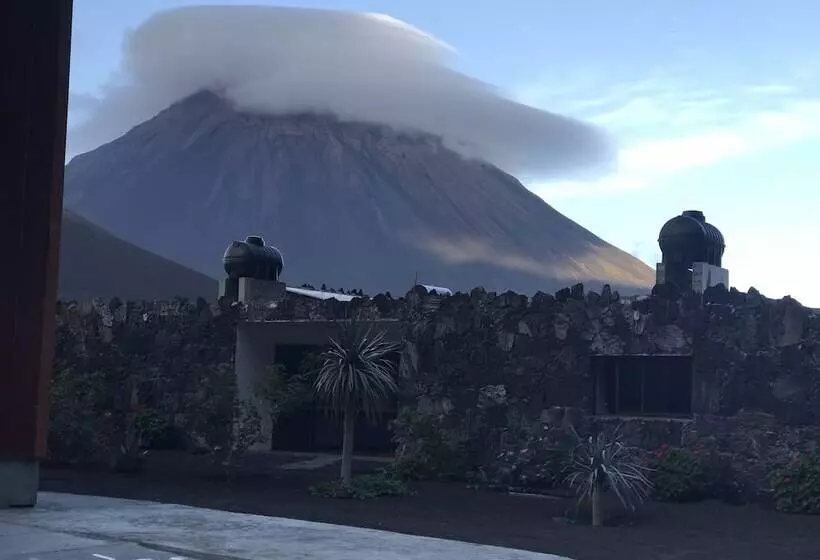 پانسیون Oasis Coba Tina