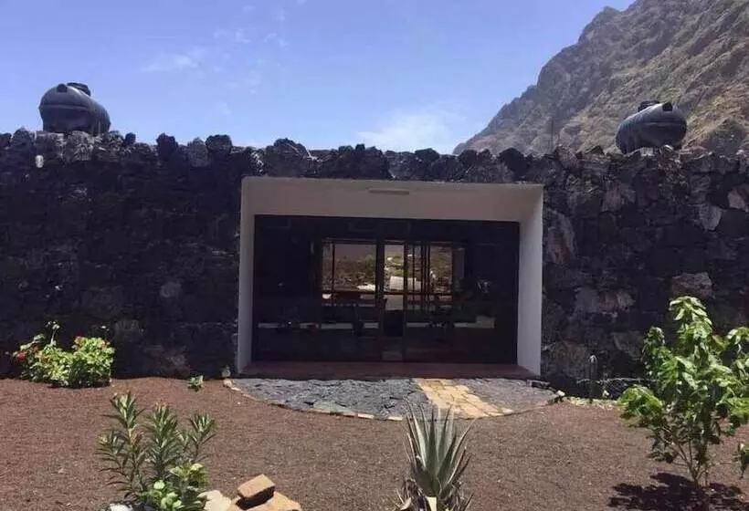 پانسیون Oasis Coba Tina