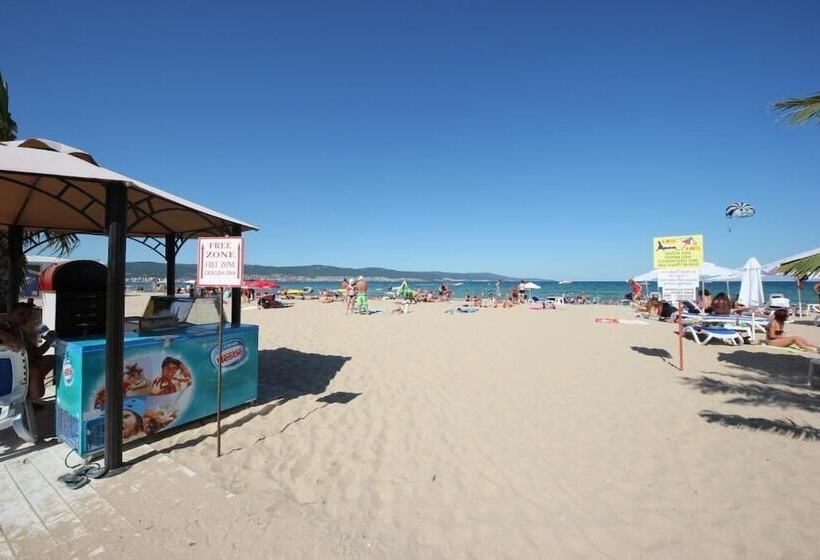 Rainbow 2   Menada Apartments