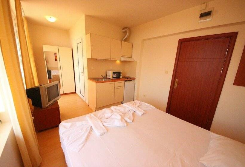 Rainbow 2   Menada Apartments