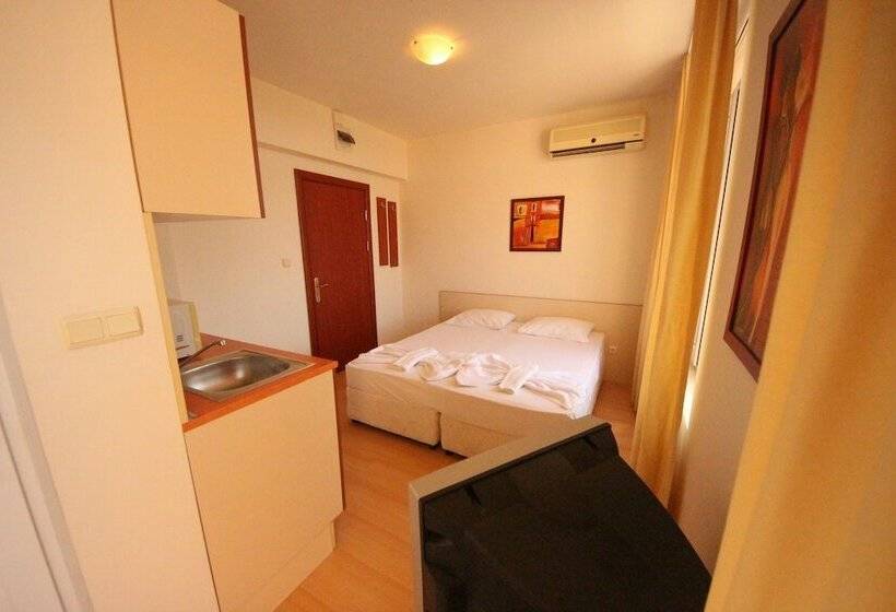 Rainbow 2   Menada Apartments