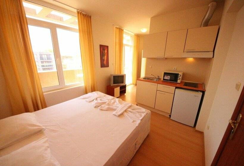 Rainbow 2   Menada Apartments