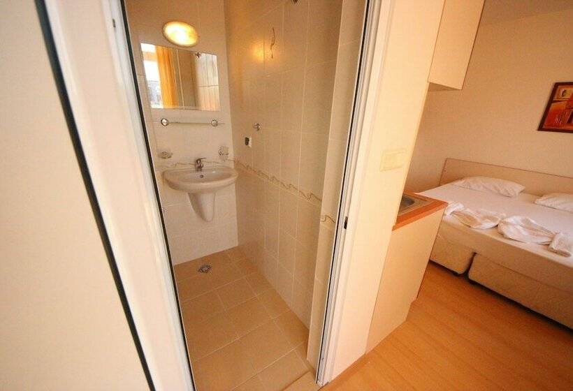 Rainbow 2   Menada Apartments