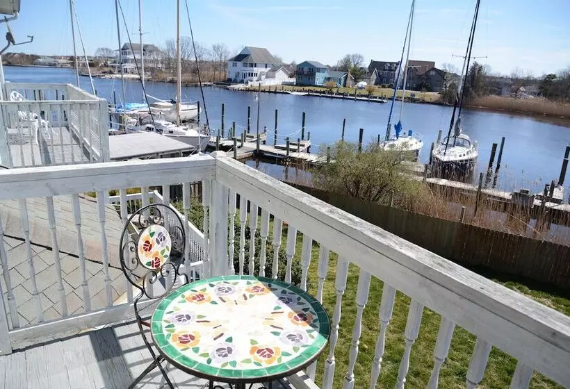 Aamiaismajoitus (B&B) Captain S Cottage