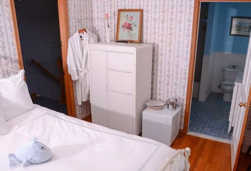 Aamiaismajoitus (B&B) Captain S Cottage