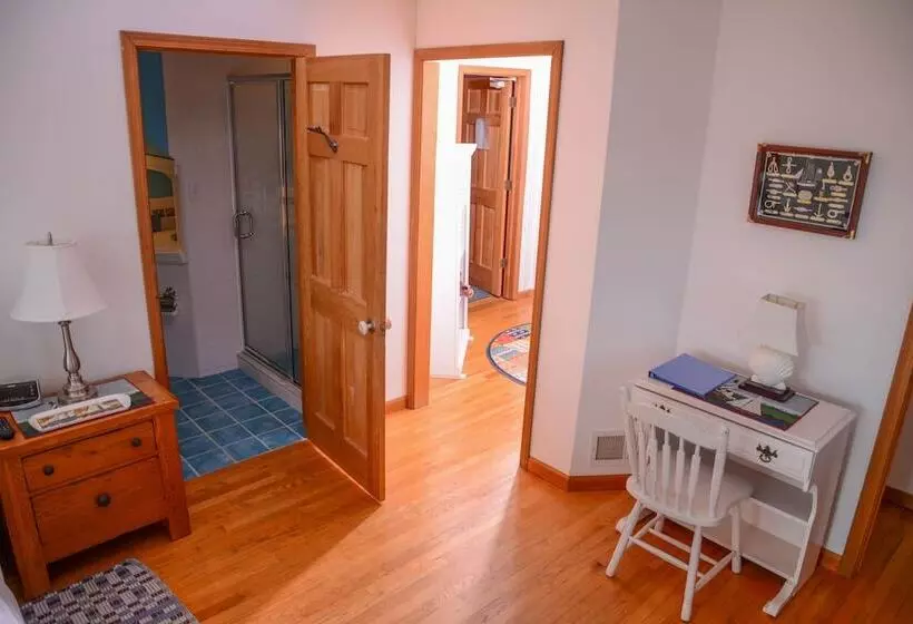 Aamiaismajoitus (B&B) Captain S Cottage