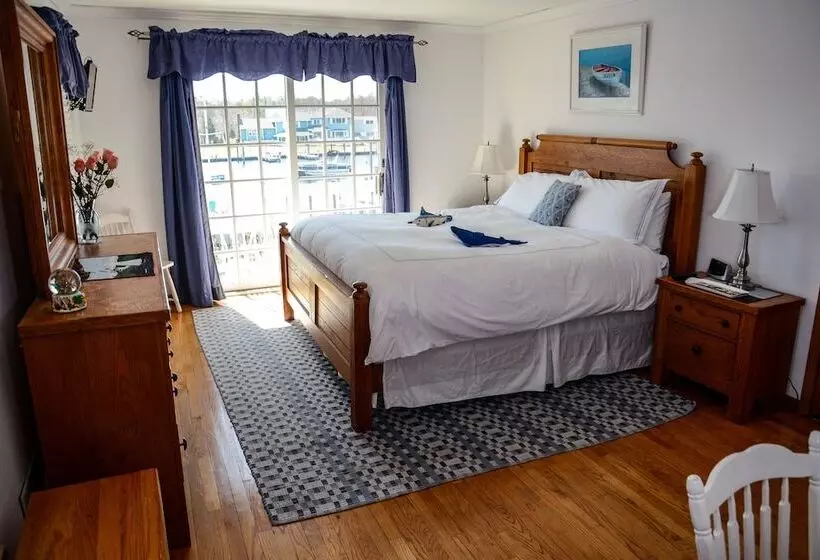 Aamiaismajoitus (B&B) Captain S Cottage