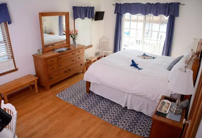 Aamiaismajoitus (B&B) Captain S Cottage