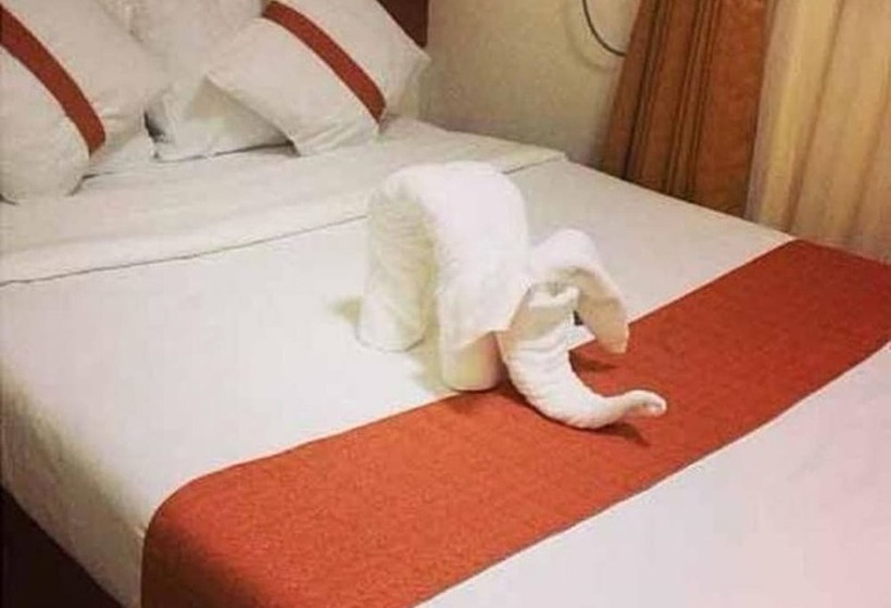 Farmhouse Hotel & Cafe