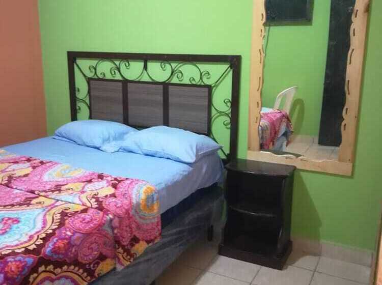 مسافرخانه Monte Real