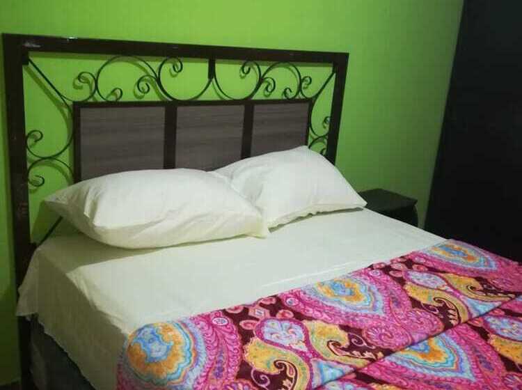 مسافرخانه Monte Real