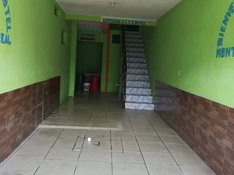 مسافرخانه Monte Real