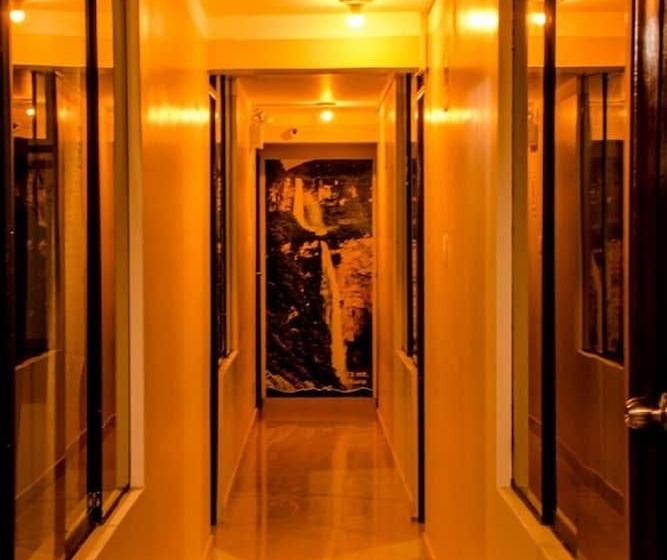 Отель Buenas Noches