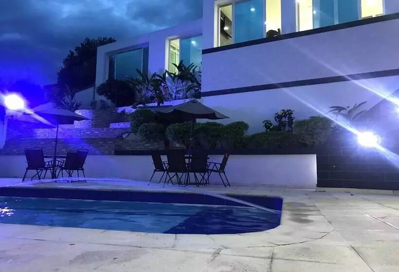 ホテル Casa Blanca Villeta