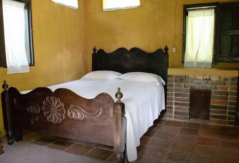 هتل Takalik Maya Eco Lodge