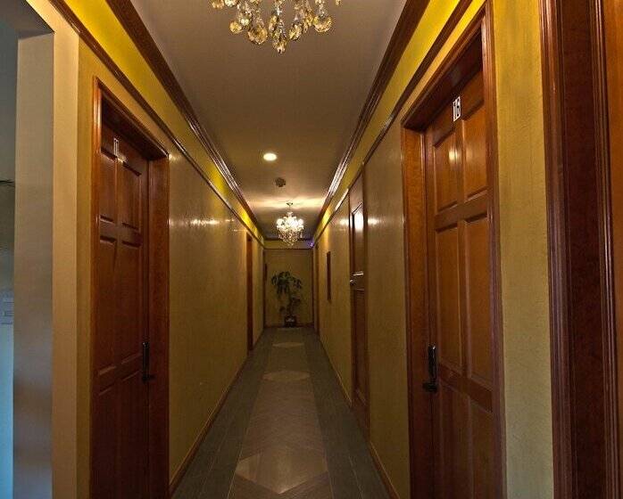 Отель Y Centro De Convenciones Cacaxtla