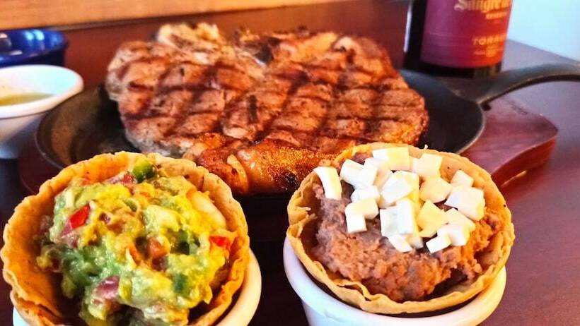 Отель Y Centro De Convenciones Cacaxtla