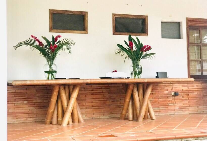 پانسیون Equilibrio