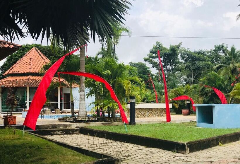 پانسیون Equilibrio