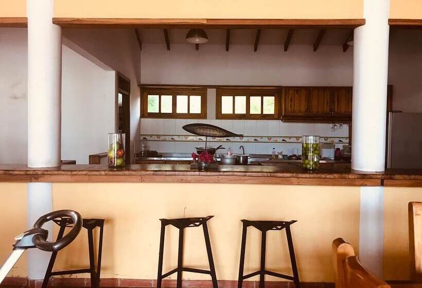 پانسیون Equilibrio