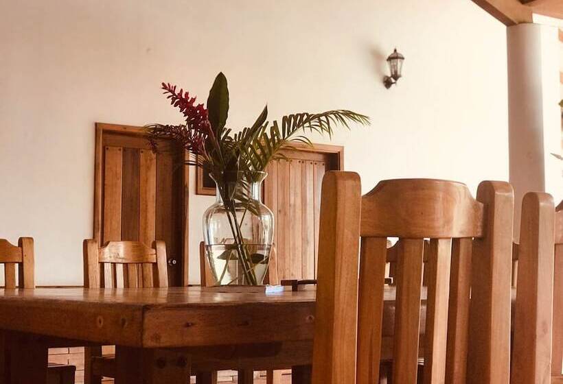 پانسیون Equilibrio