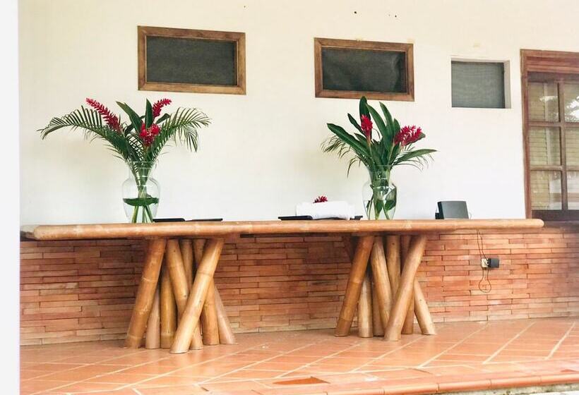 پانسیون Equilibrio