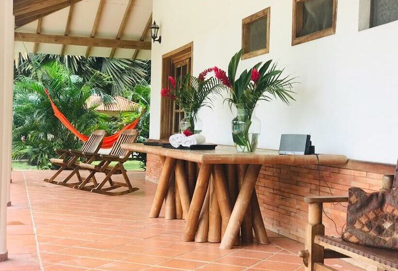 پانسیون Equilibrio