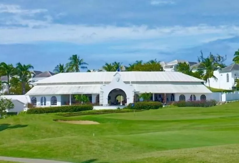 استراحتگاه Royal Villa By Island Villas