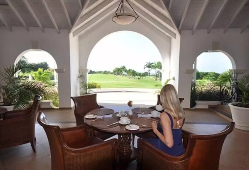 استراحتگاه Royal Villa By Island Villas