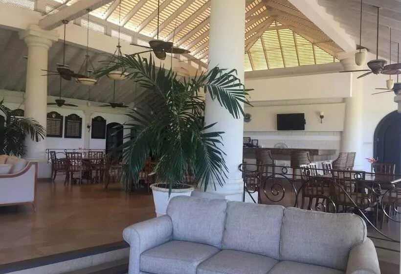 استراحتگاه Royal Villa By Island Villas