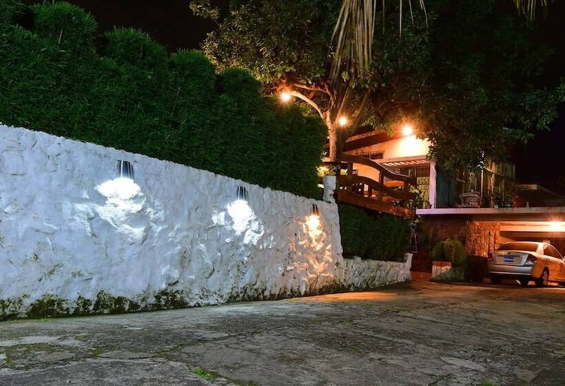 Villa Napoli Bed & Breakfast