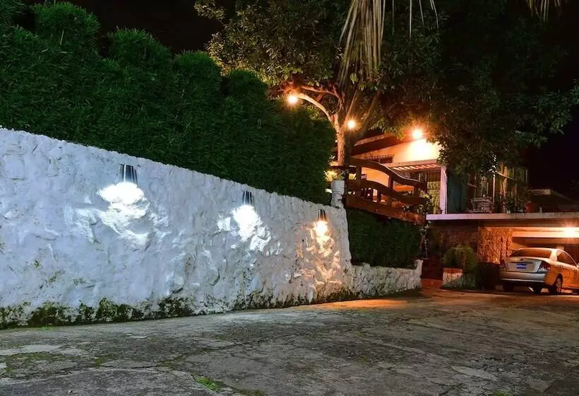 Villa Napoli Bed & Breakfast