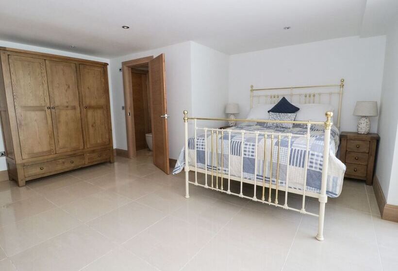 Beach House Apartment