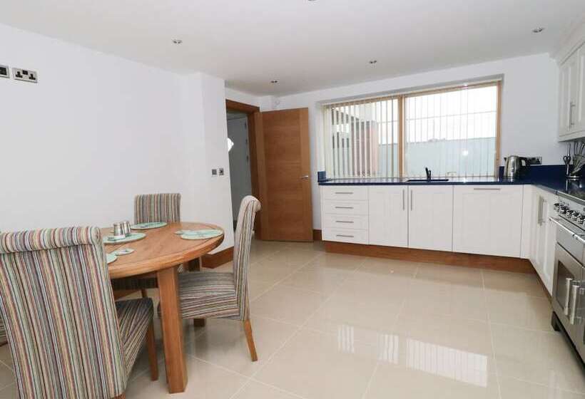 Beach House Apartment