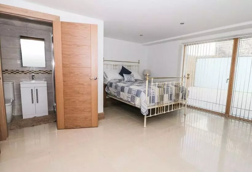 Beach House Apartment