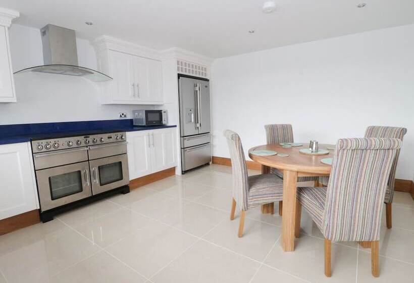 Beach House Apartment