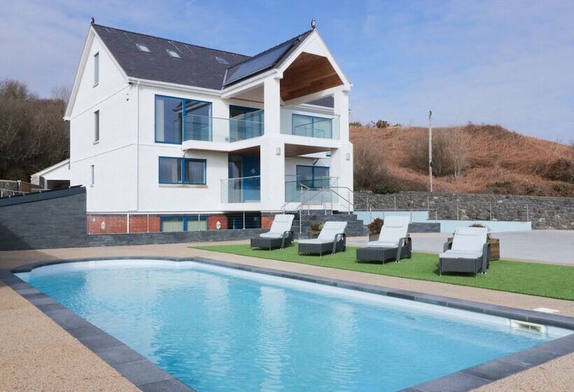 Beach House Apartment