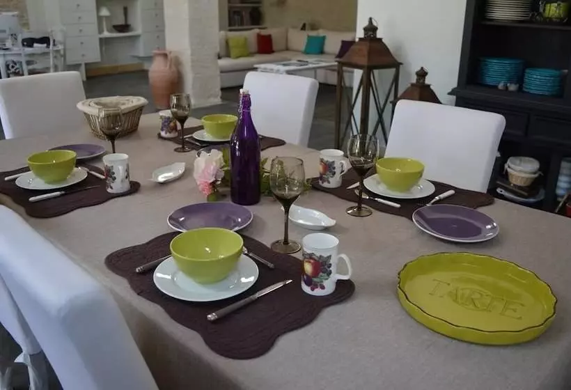 Aamiaismajoitus (B&B) Chambre D Hôtes La Grange D Aunis