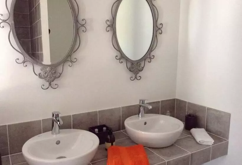 Aamiaismajoitus (B&B) Chambre D Hôtes La Grange D Aunis