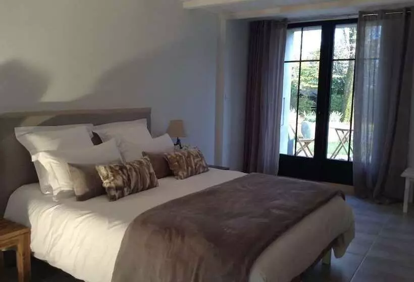 Aamiaismajoitus (B&B) Chambre D Hôtes La Grange D Aunis